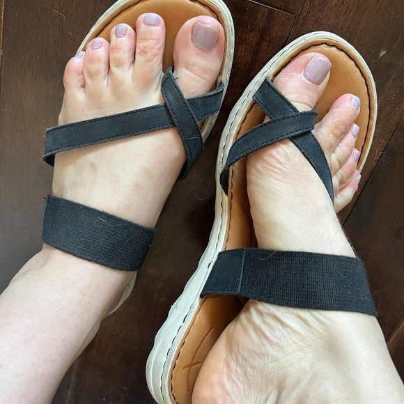 Womens Flip Flop Sandals Born Sz 10 - Picture 1 of 4